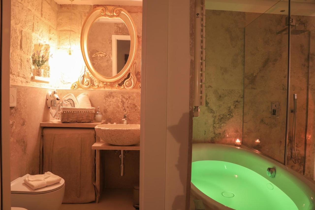 Palazzo Stapane Home Suite 9 - Luxury Living مونوبولي المظهر الخارجي الصورة